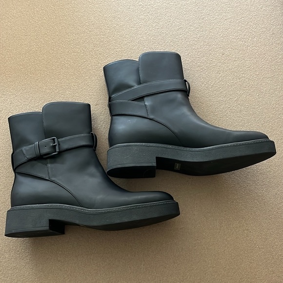 VINCE NWOB Kaelyn Womens Pull On Waterproof Ankle Boots- Size 9.5 - Picture 3 of 12